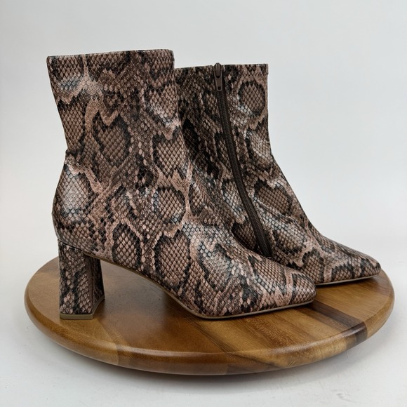 New NWOB Womens Steve Madden Harli Brown Faux Snakeskin Block Heel Boots Size 9 - Picture 1 of 10